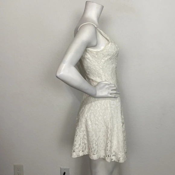 Lulus Floral V-Neck Open Back Easy Love White Lace Skater Mini Dress Size S - Picture 5 of 10